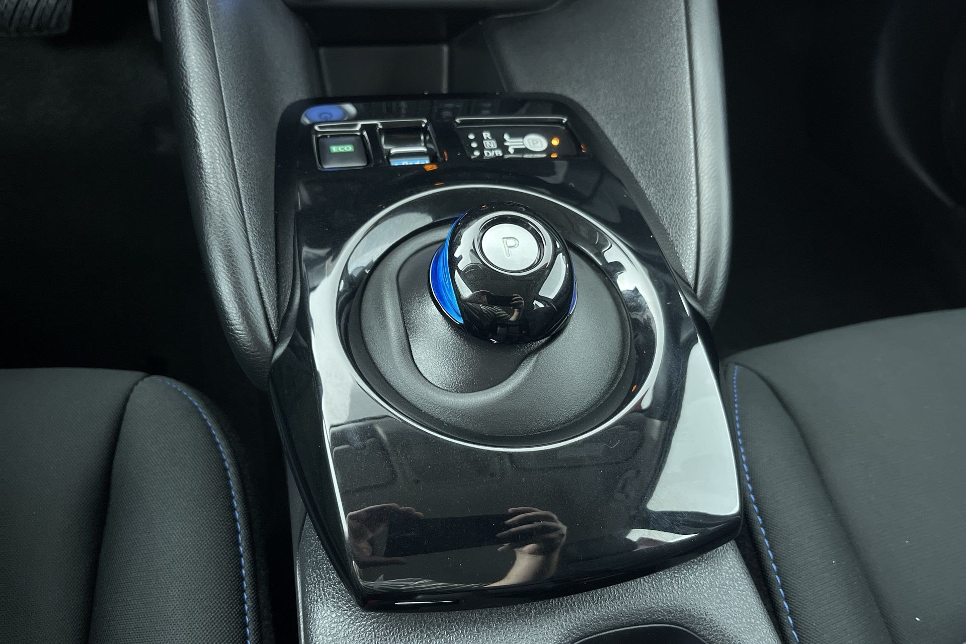 Certified 2025 Nissan Leaf SV Plus FWD image 22