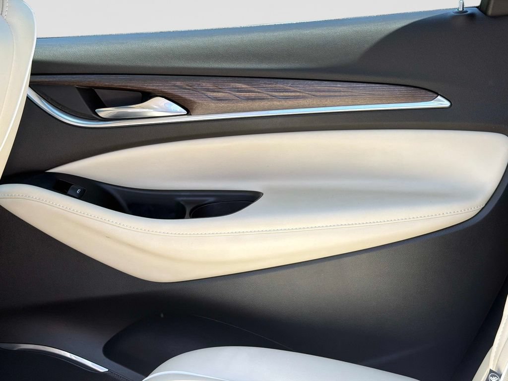 Used 2024 Buick Enclave Avenir FWD image 17