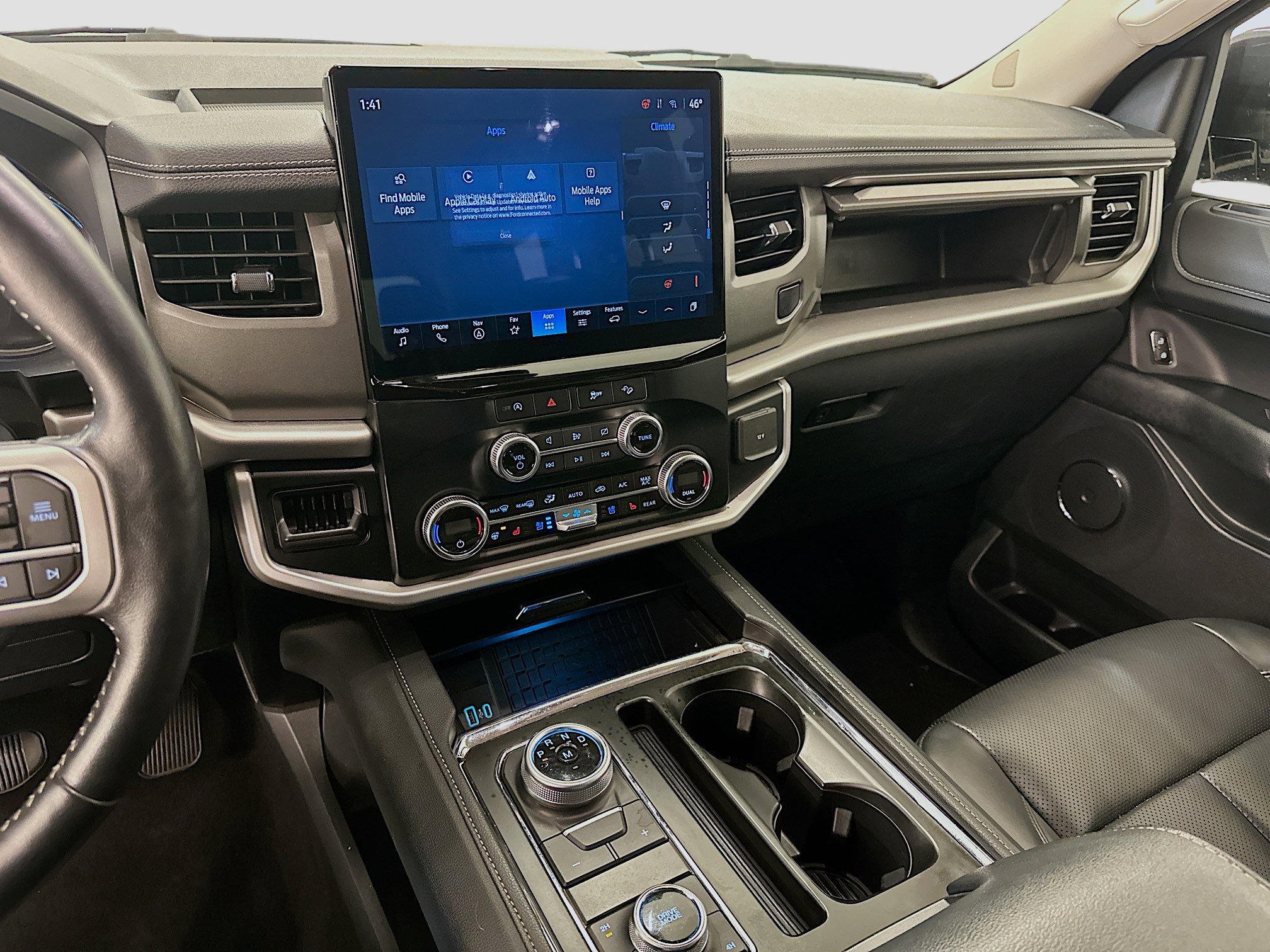 Used 2024 Ford Expedition XLT image 26