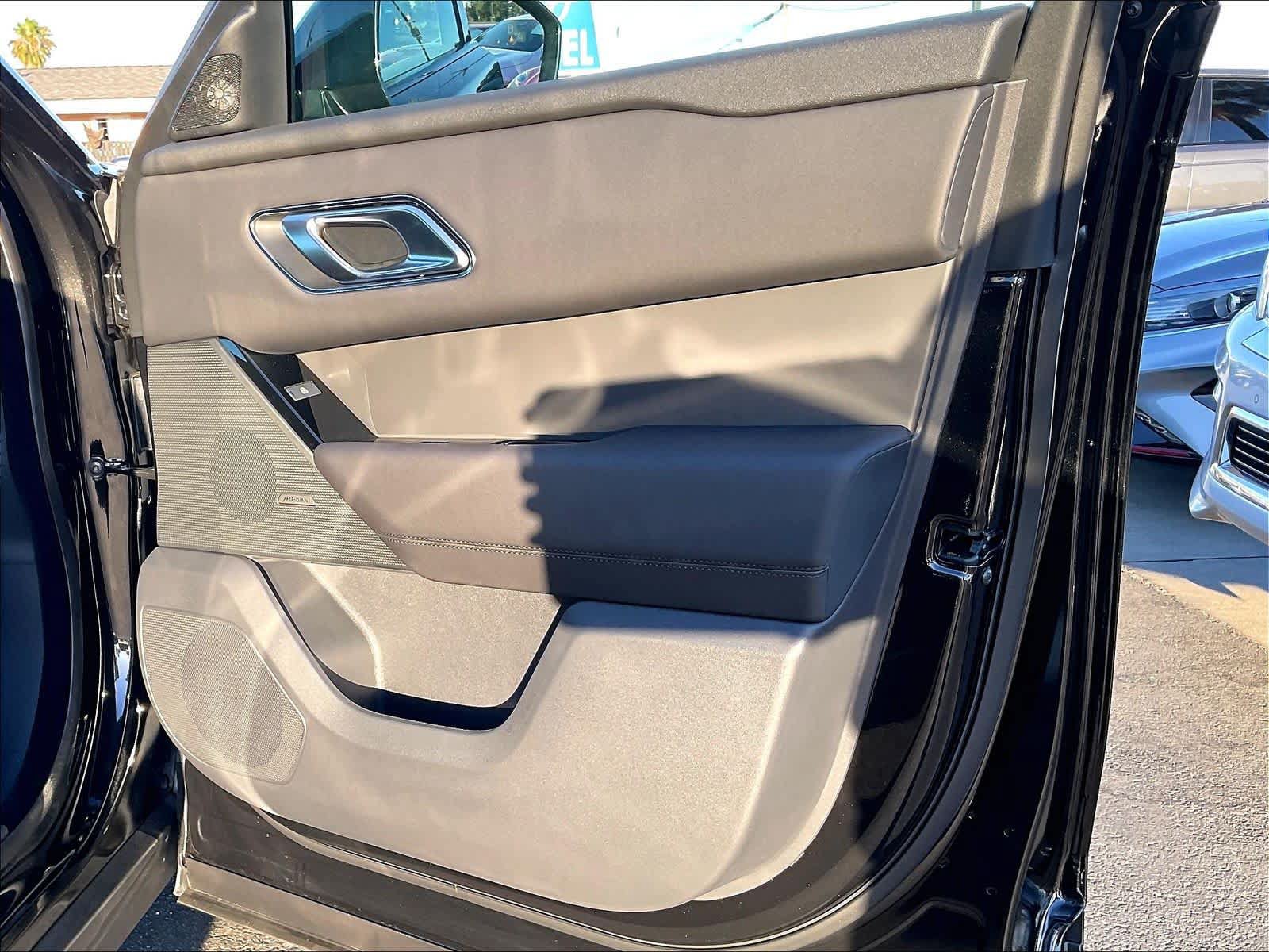 New 2026 Land Rover Range Rover Velar S AWD/4WD image 30