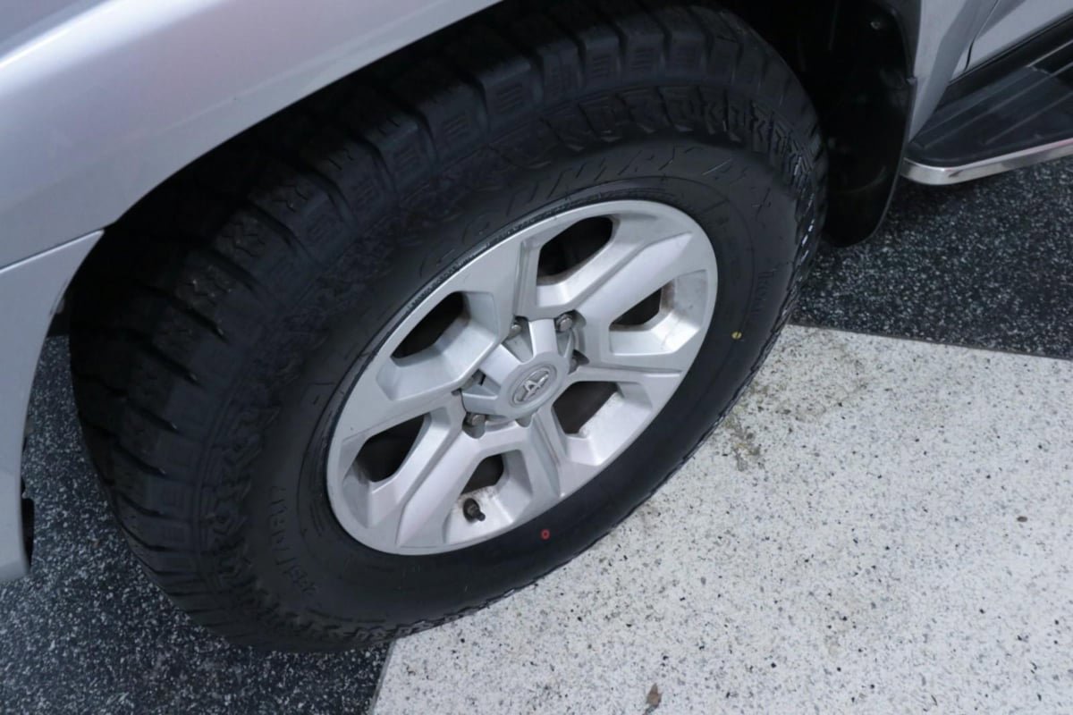 Used 2020 Toyota 4Runner SR5 Premium w/ Moonroof Package RWD image 34