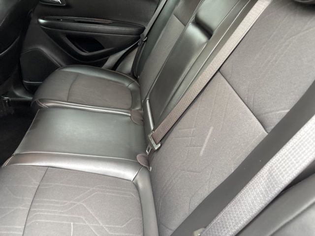 Used 2022 Chevrolet Trax LT w/ LT Convenience Package image 10