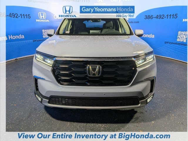 Certified 2025 Honda Pilot Touring image 9