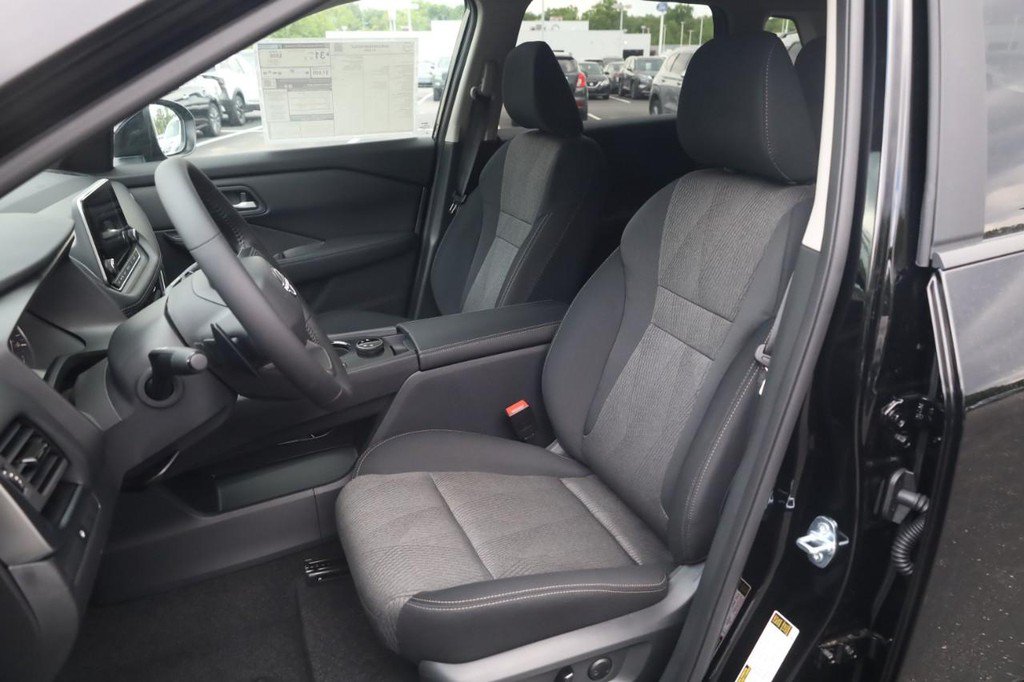 New 2026 Nissan Rogue SV w/ Cold Weather Package AWD/4WD image 20