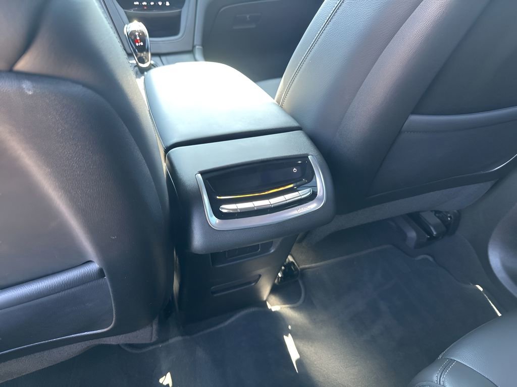 New 2025 Cadillac XT6 Luxury image 21
