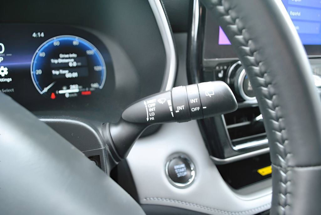 Used 2023 Toyota Highlander Limited image 15