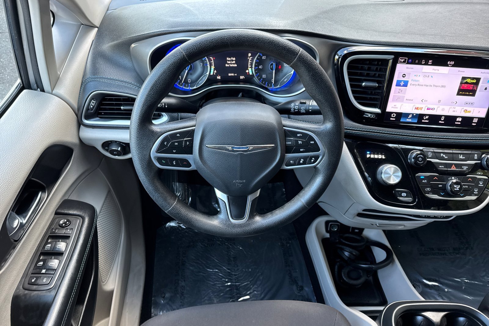 Used 2021 Chrysler Pacifica Touring image 13