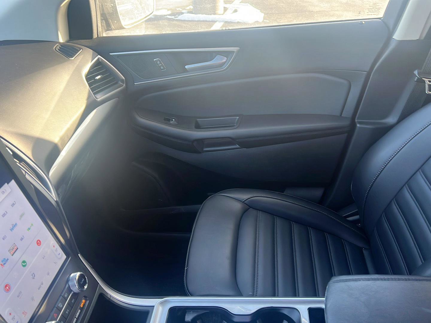 Used 2024 Ford Edge SEL w/ Convenience Package image 17