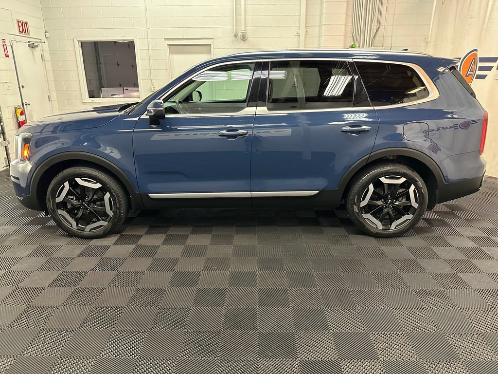 Used 2023 Kia Telluride S w/ S Sunroof Package AWD/4WD image 6