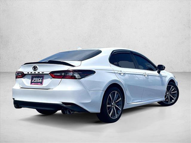 Used 2022 Toyota Camry LE FWD image 2