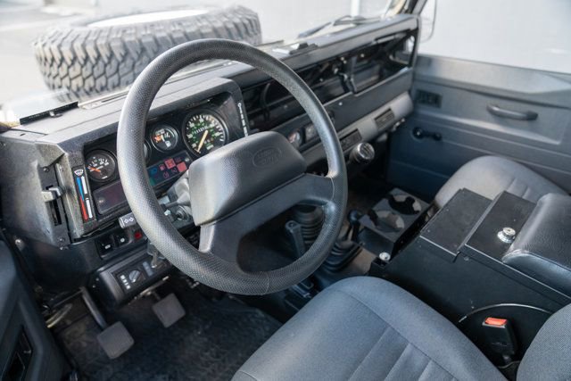 Used 1993 Land Rover Defender 110 image 35