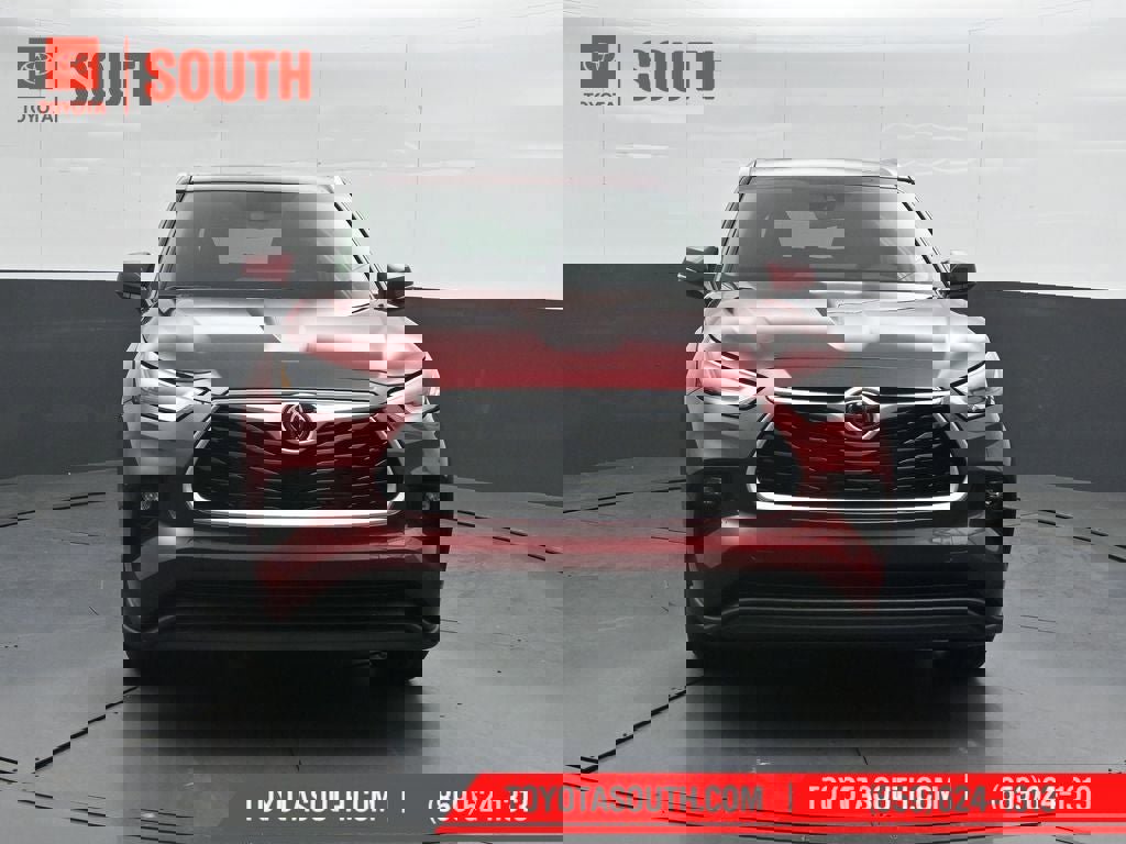 New 2026 Toyota Highlander XLE image 5