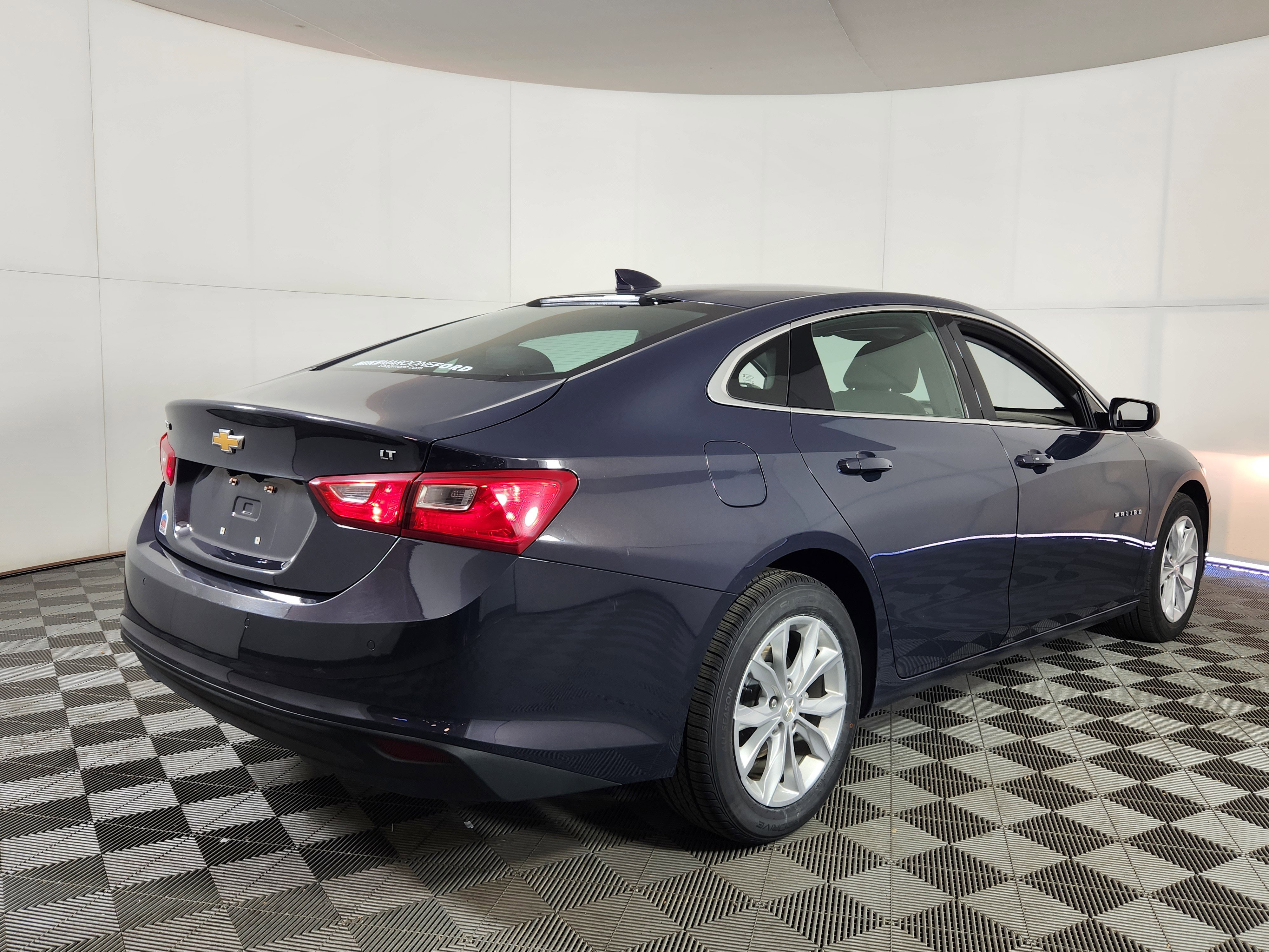Used 2025 Chevrolet Malibu LT FWD image 7