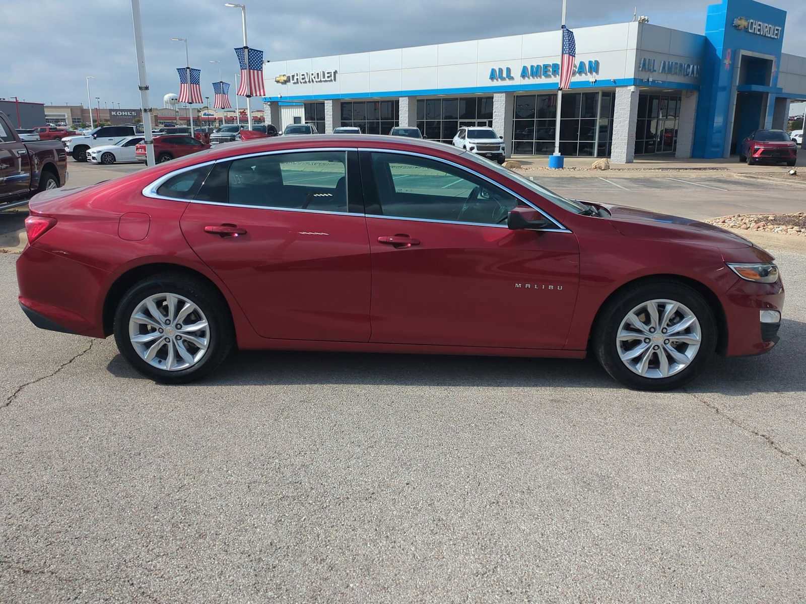 Used 2025 Chevrolet Malibu LT image 9
