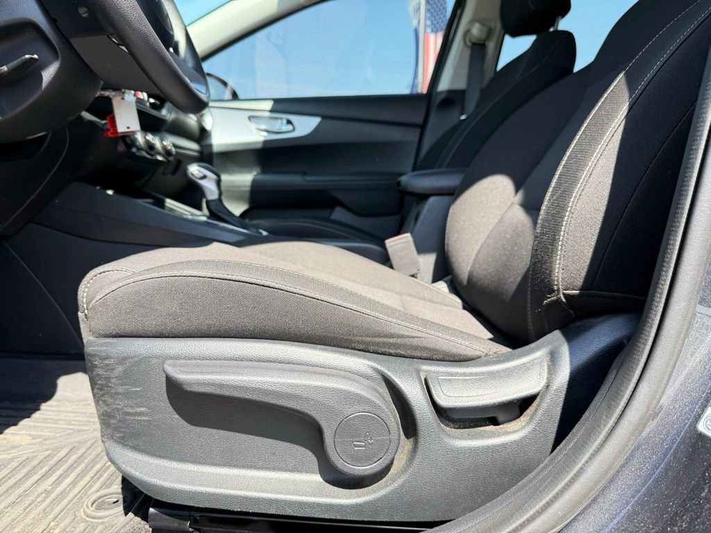 Used 2024 Kia Forte LXS w/ LXS Technology Package image 9