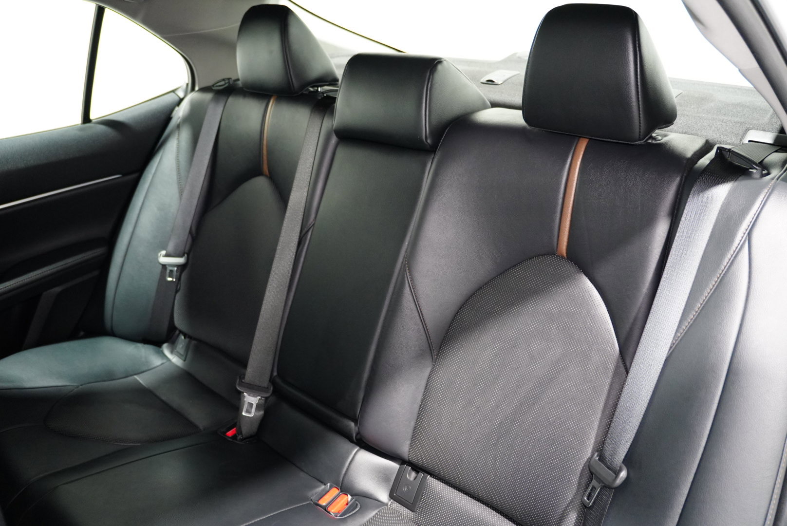 Used 2020 Toyota Camry XLE image 17