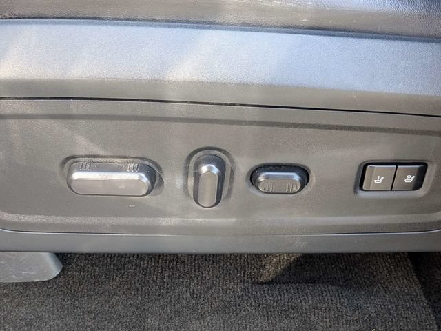 Used 2016 Lincoln Navigator Select RWD image 20