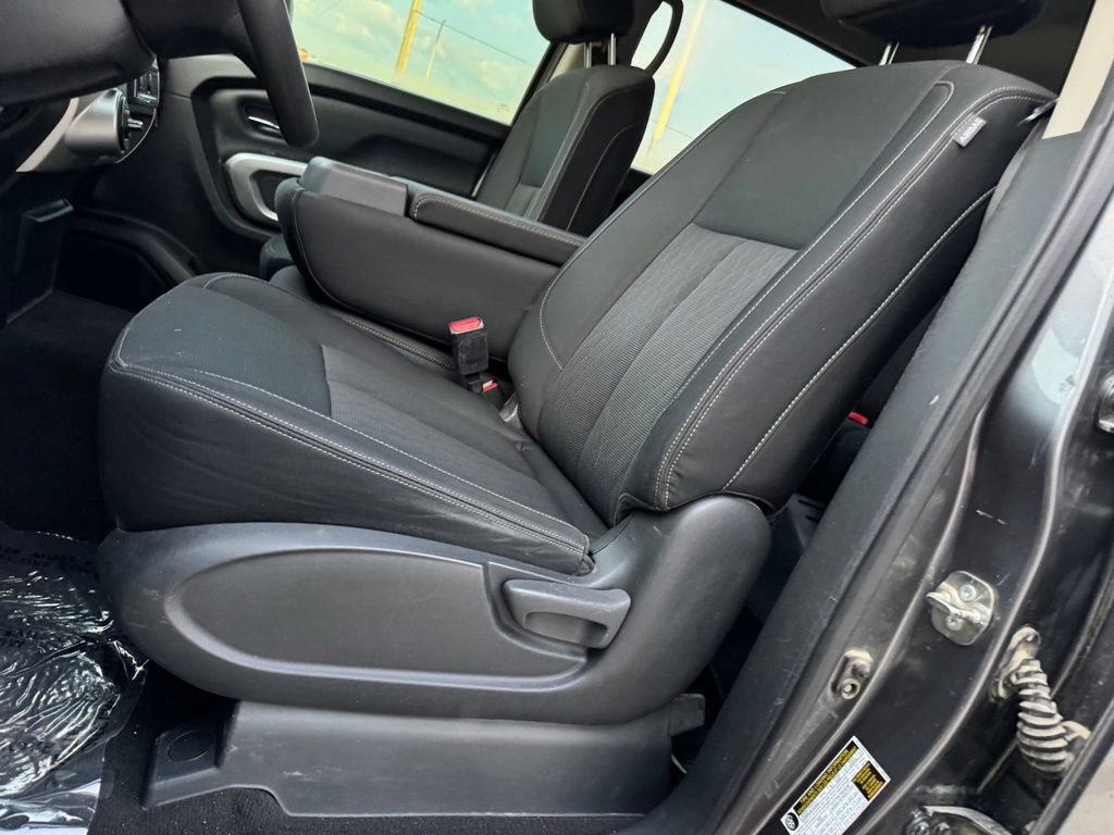 Used 2018 Nissan Titan SV AWD/4WD image 6