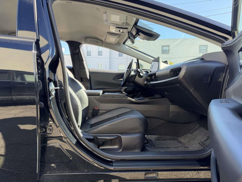 Used 2024 Toyota Prius XLE image 11