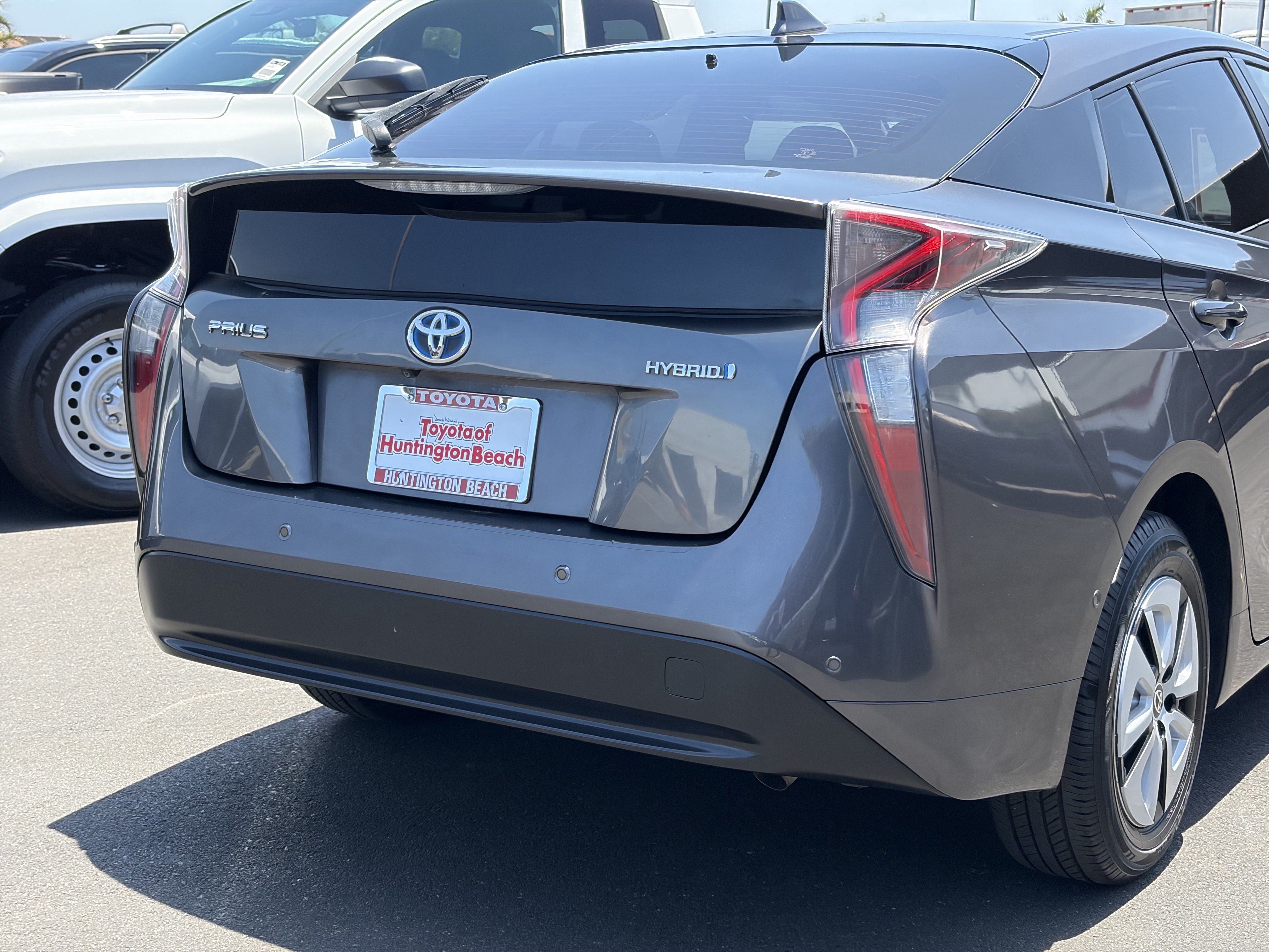 Certified 2018 Toyota Prius Two w/ Prius Two Safety Plus Package FWD image 4
