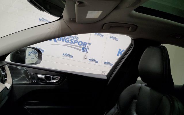 Used 2022 Volvo XC60 B5 Inscription w/ Advanced Package image 32