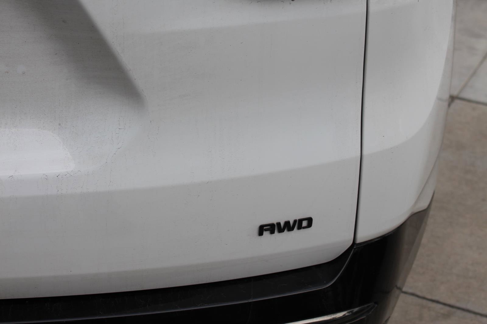 Used 2023 Chevrolet Traverse Premier w/ Redline Edition image 11