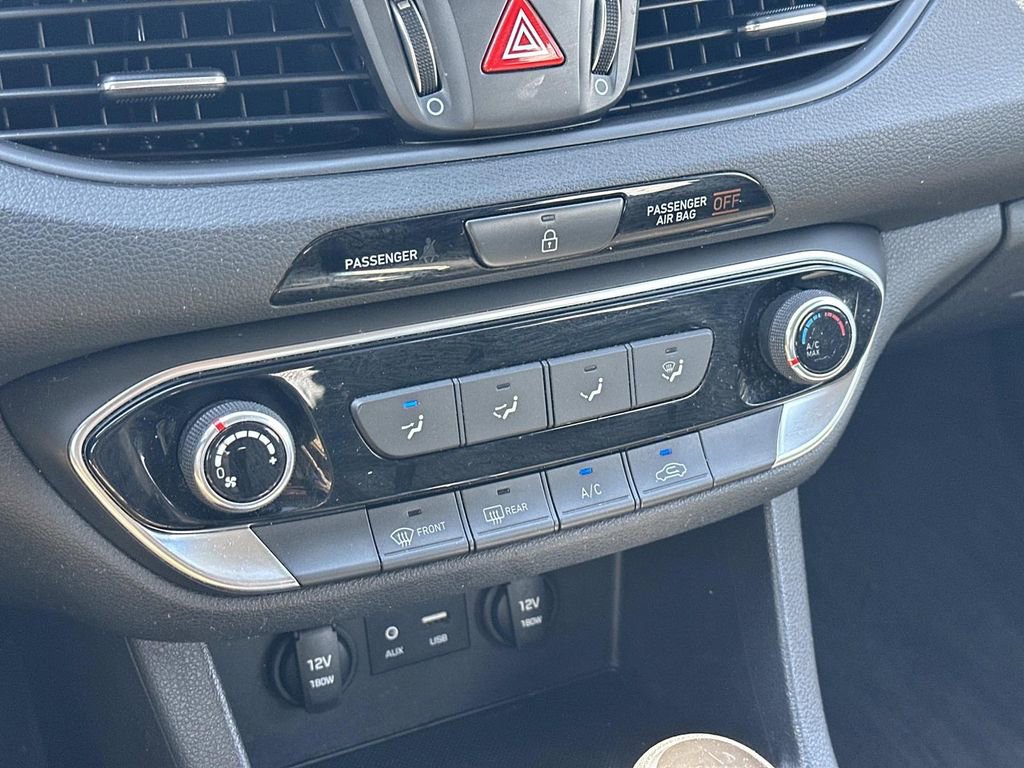 Used 2019 Hyundai Elantra GT FWD image 29