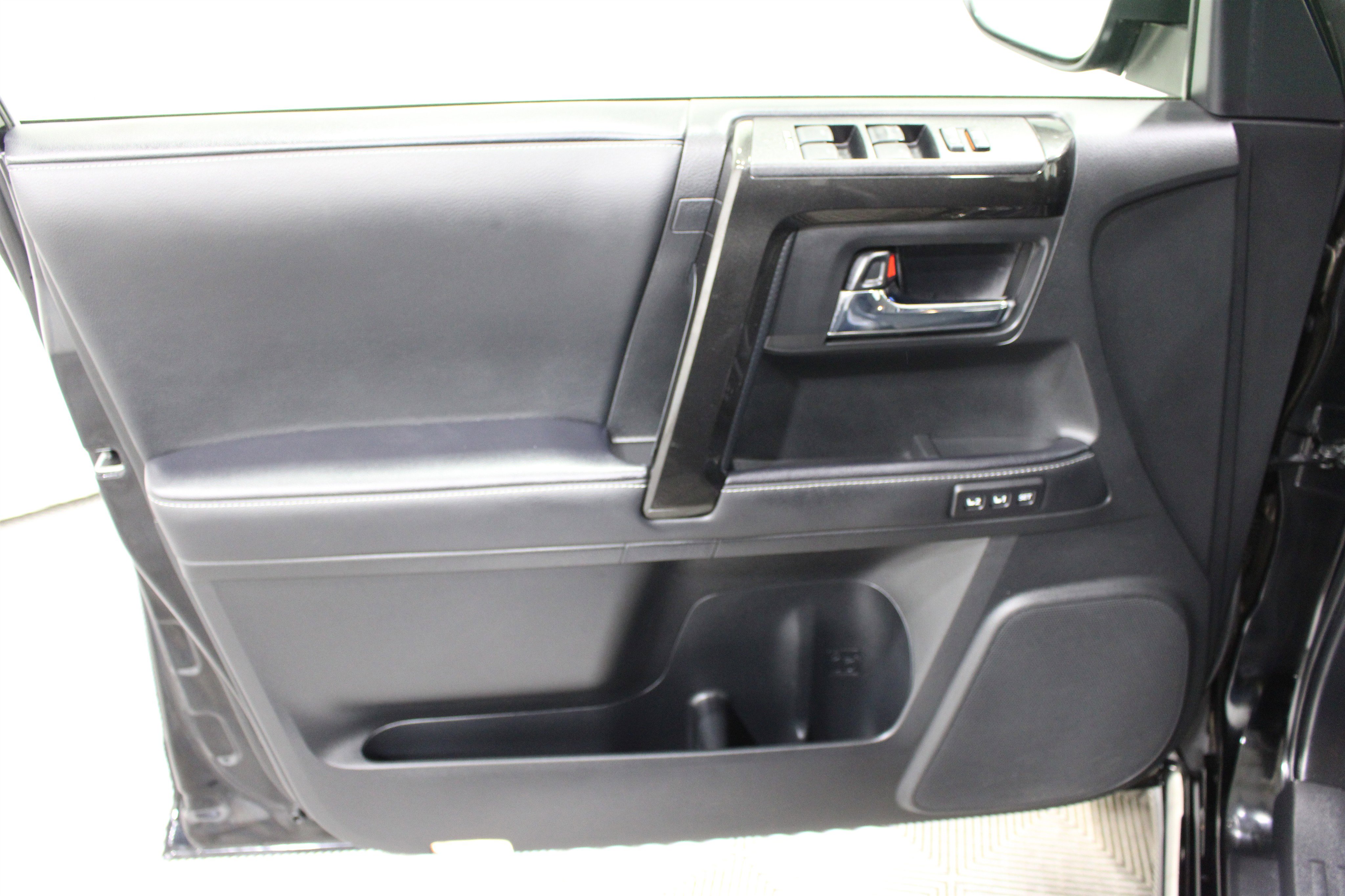 Used 2020 Toyota 4Runner Nightshade AWD/4WD image 6