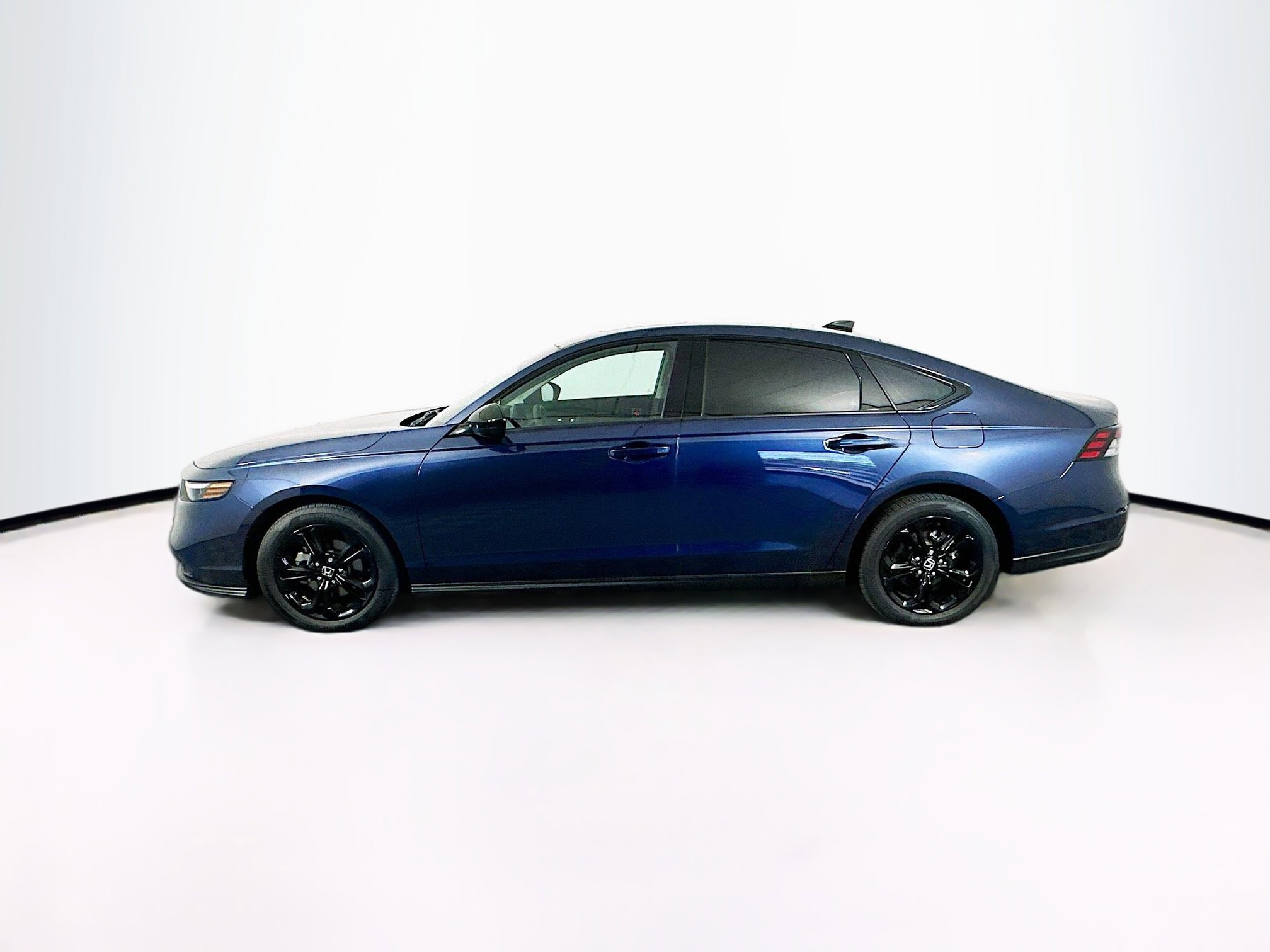 Used 2025 Honda Accord SE image 4