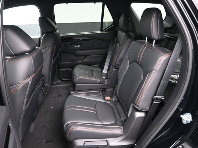 Certified 2025 Honda Pilot TrailSport image 14