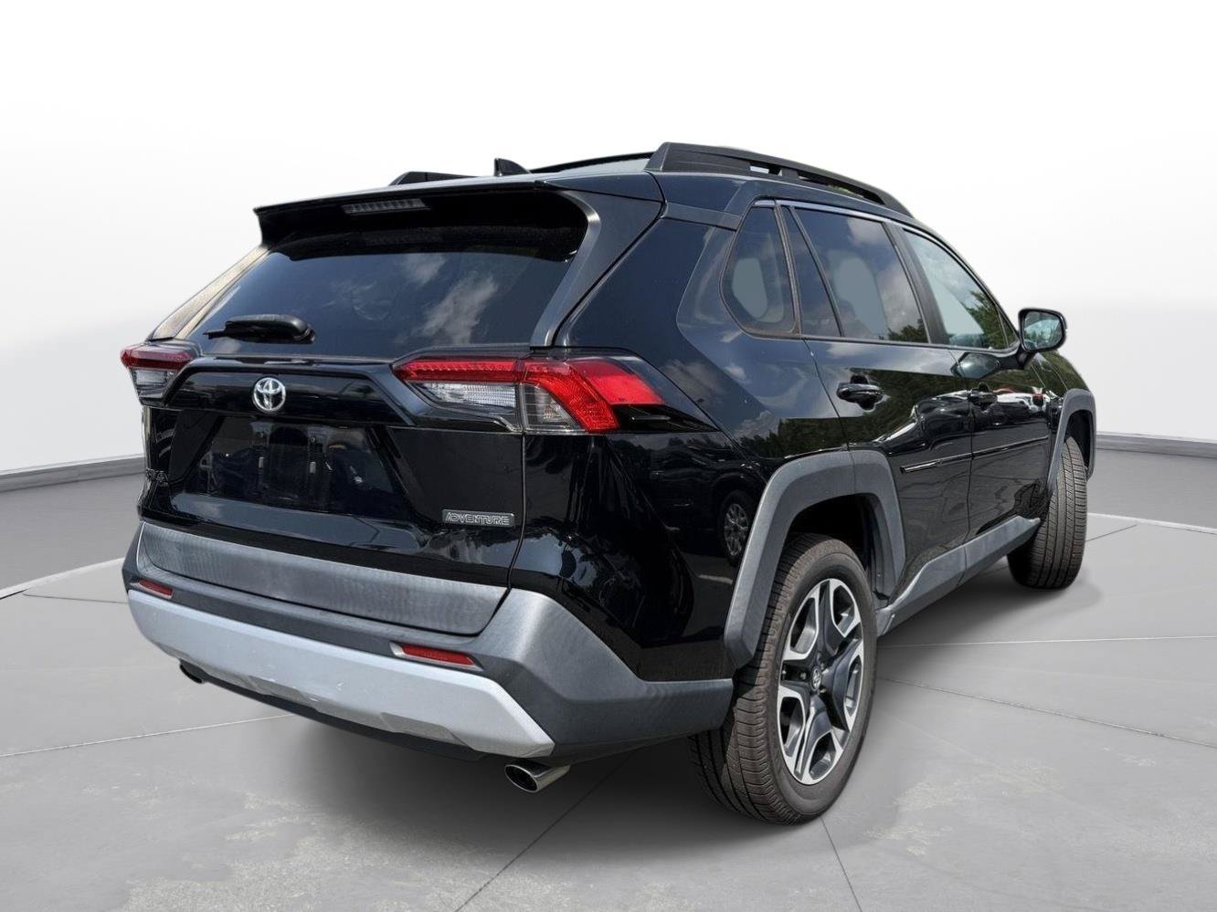 Used 2019 Toyota RAV4 Adventure AWD/4WD image 6
