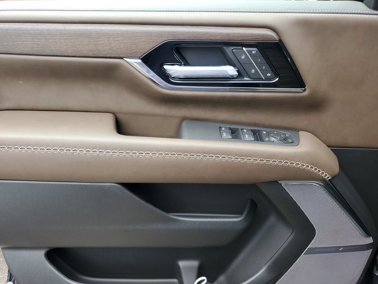 New 2026 GMC Yukon XL Denali Ultimate AWD/4WD image 17