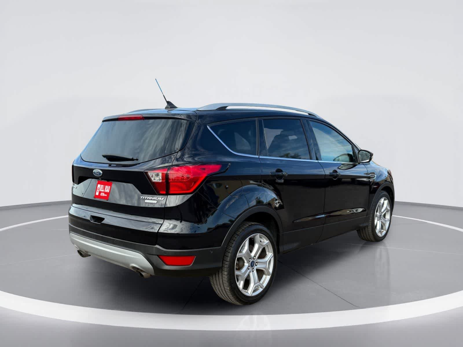 Used 2019 Ford Escape Titanium FWD image 5