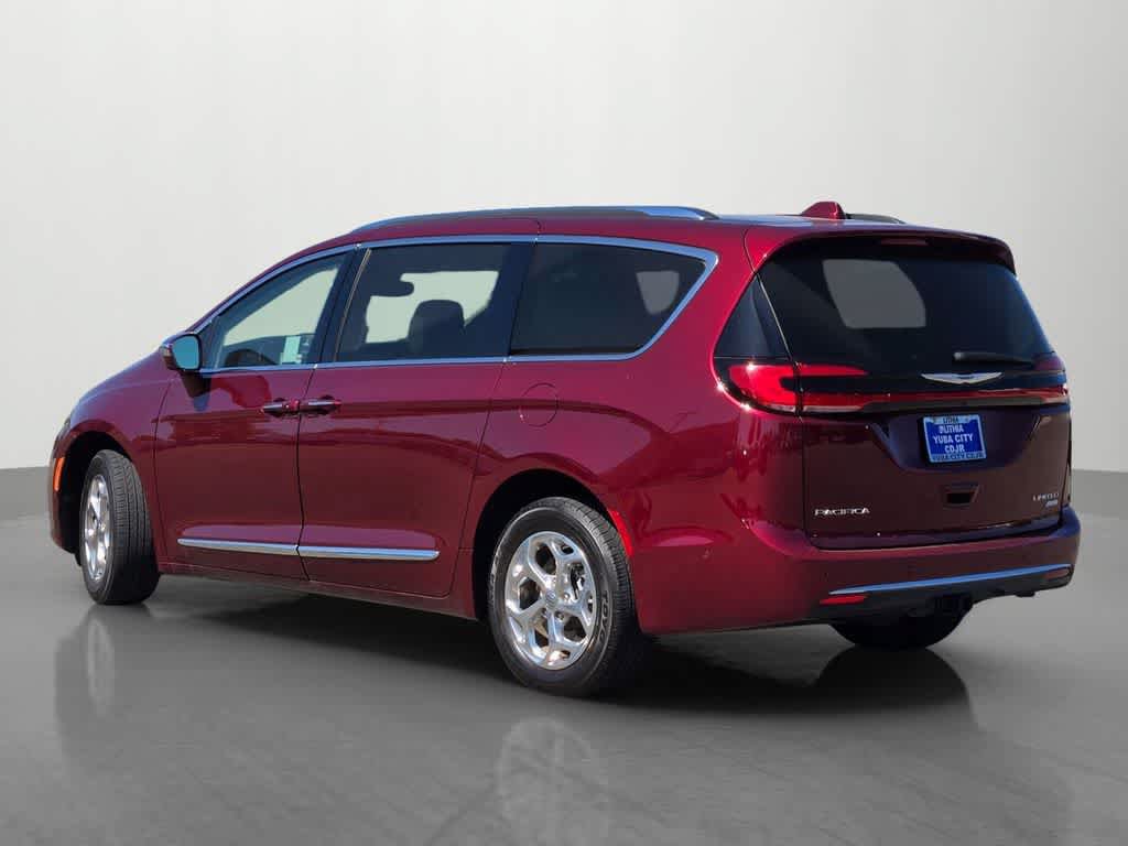 Used 2021 Chrysler Pacifica Limited w/ Premium & Safety Sphere Group AWD/4WD image 4