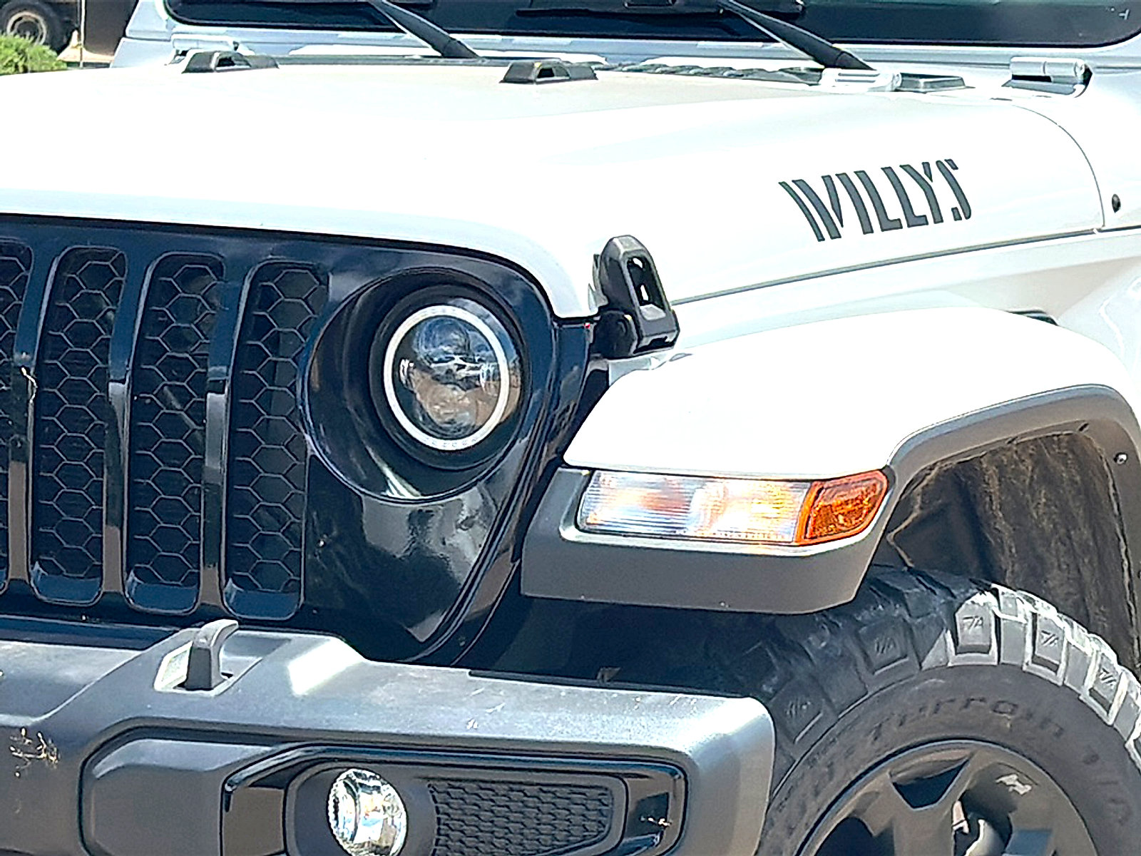 Used 2023 Jeep Gladiator Sport AWD/4WD image 4