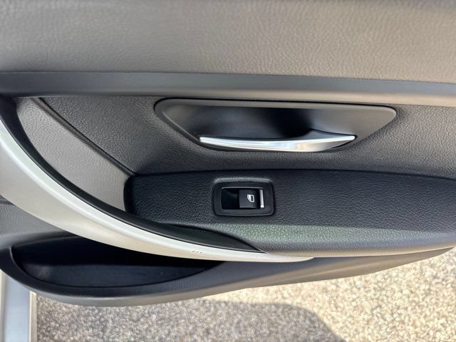 Used 2018 BMW 320i Sedan RWD image 56