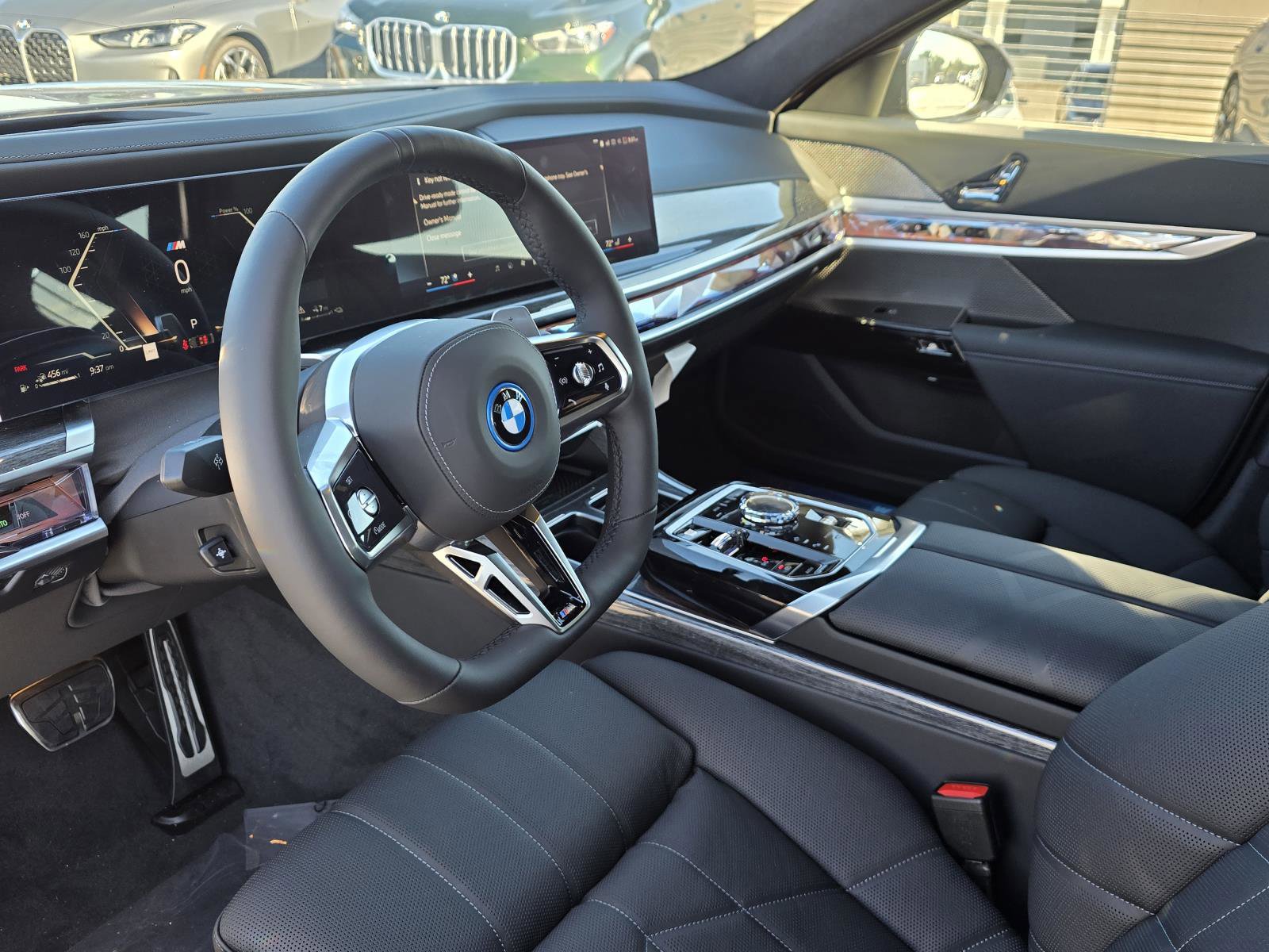 New 2025 BMW 750e xDrive w/ Premium Package image 12