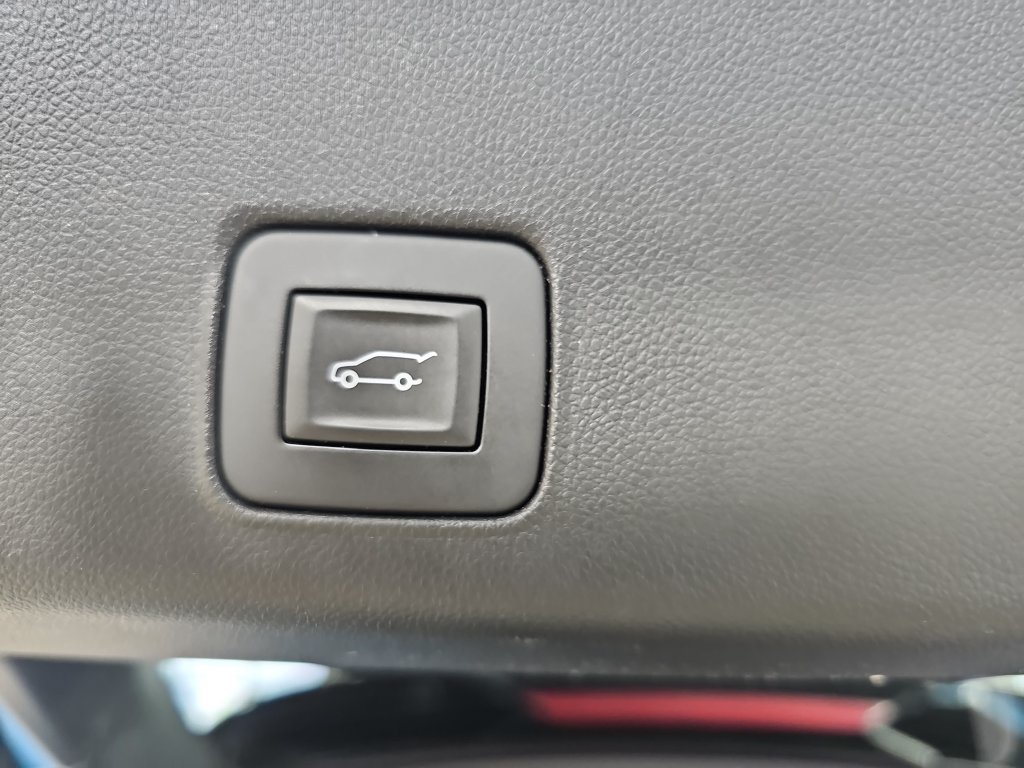 Used 2025 Chevrolet TrailBlazer LT w/ Convenience Package AWD/4WD image 17
