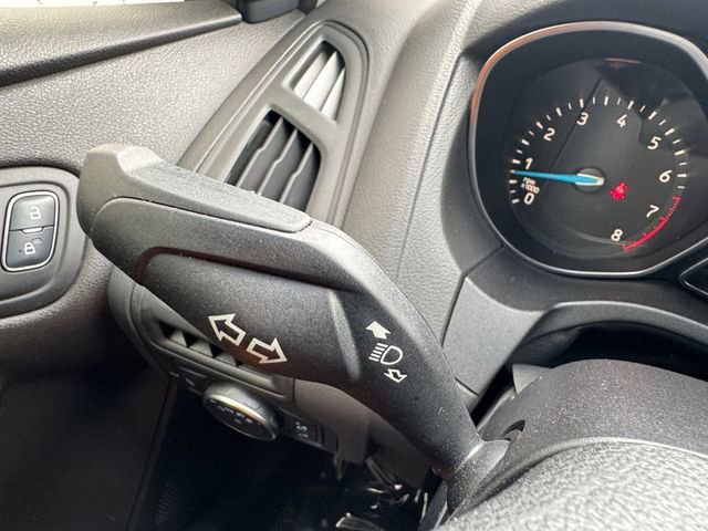 Used 2017 Ford Focus S image 25