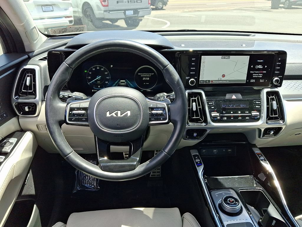 Used 2023 Kia Sorento SX Prestige w/ Panoramic Sunroof Package AWD/4WD image 2