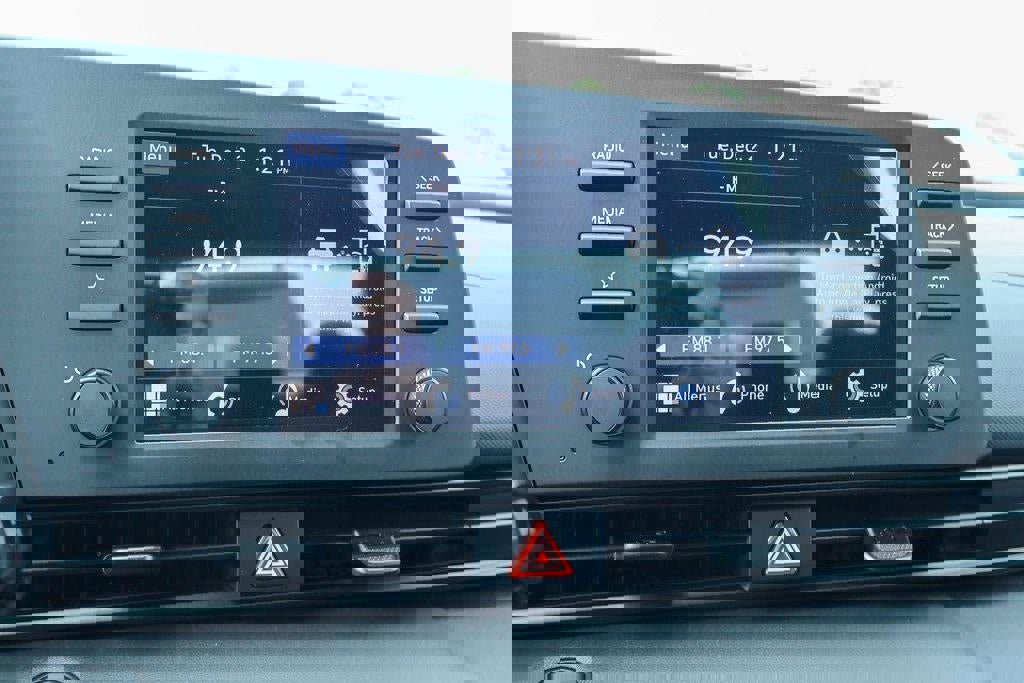 New 2026 Hyundai Elantra SEL Sport Premium image 3