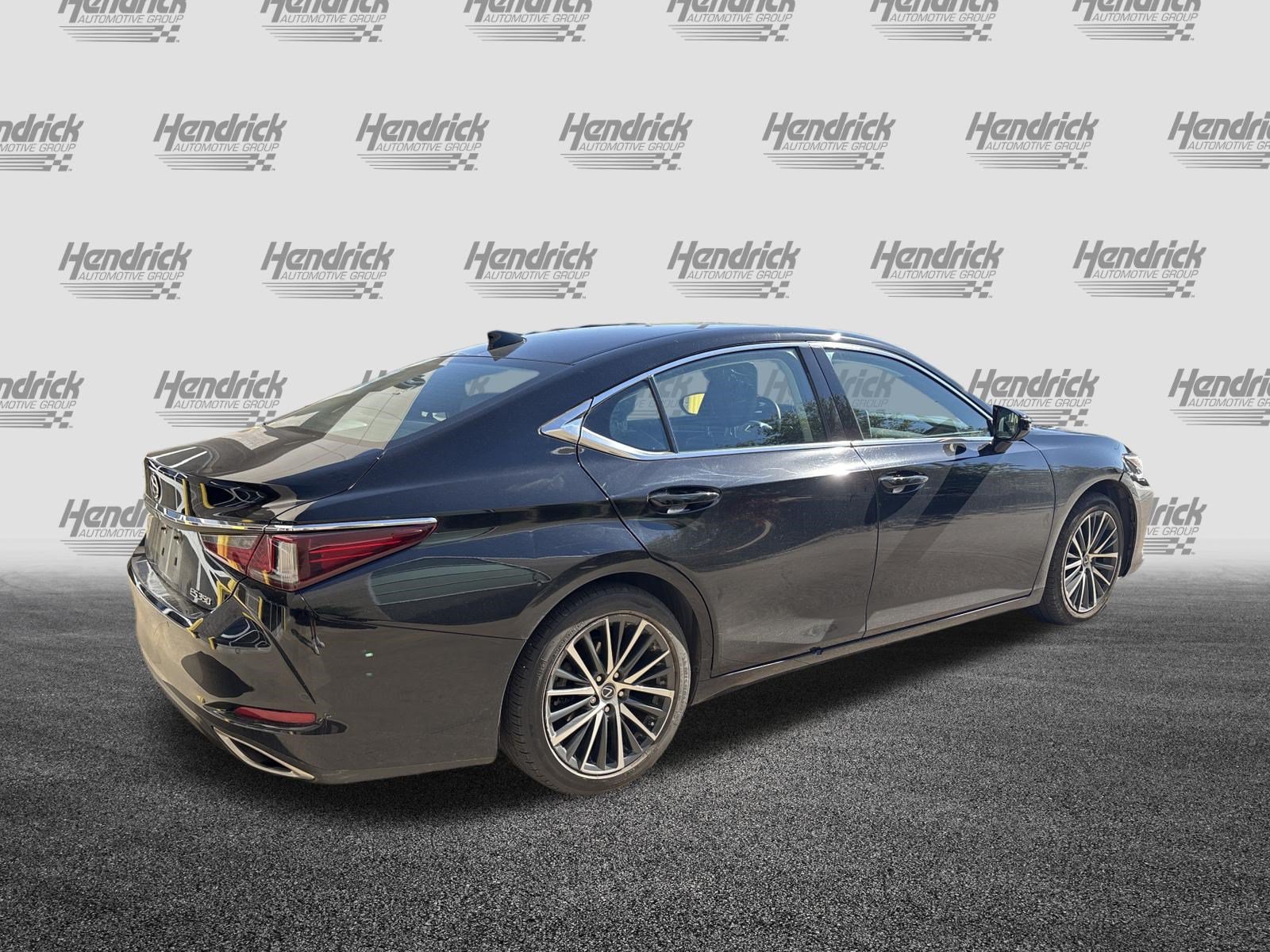 Used 2023 Lexus ES 350 w/ Premium Package FWD image 10