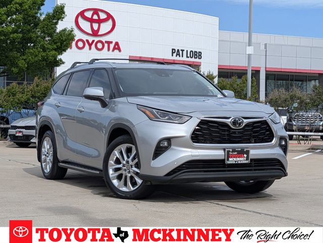 Used 2024 Toyota Highlander Limited image 1