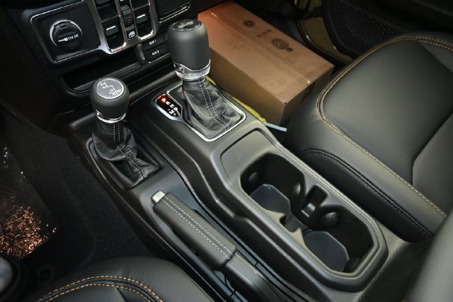 New 2026 Jeep Wrangler Unlimited Sahara AWD/4WD image 29