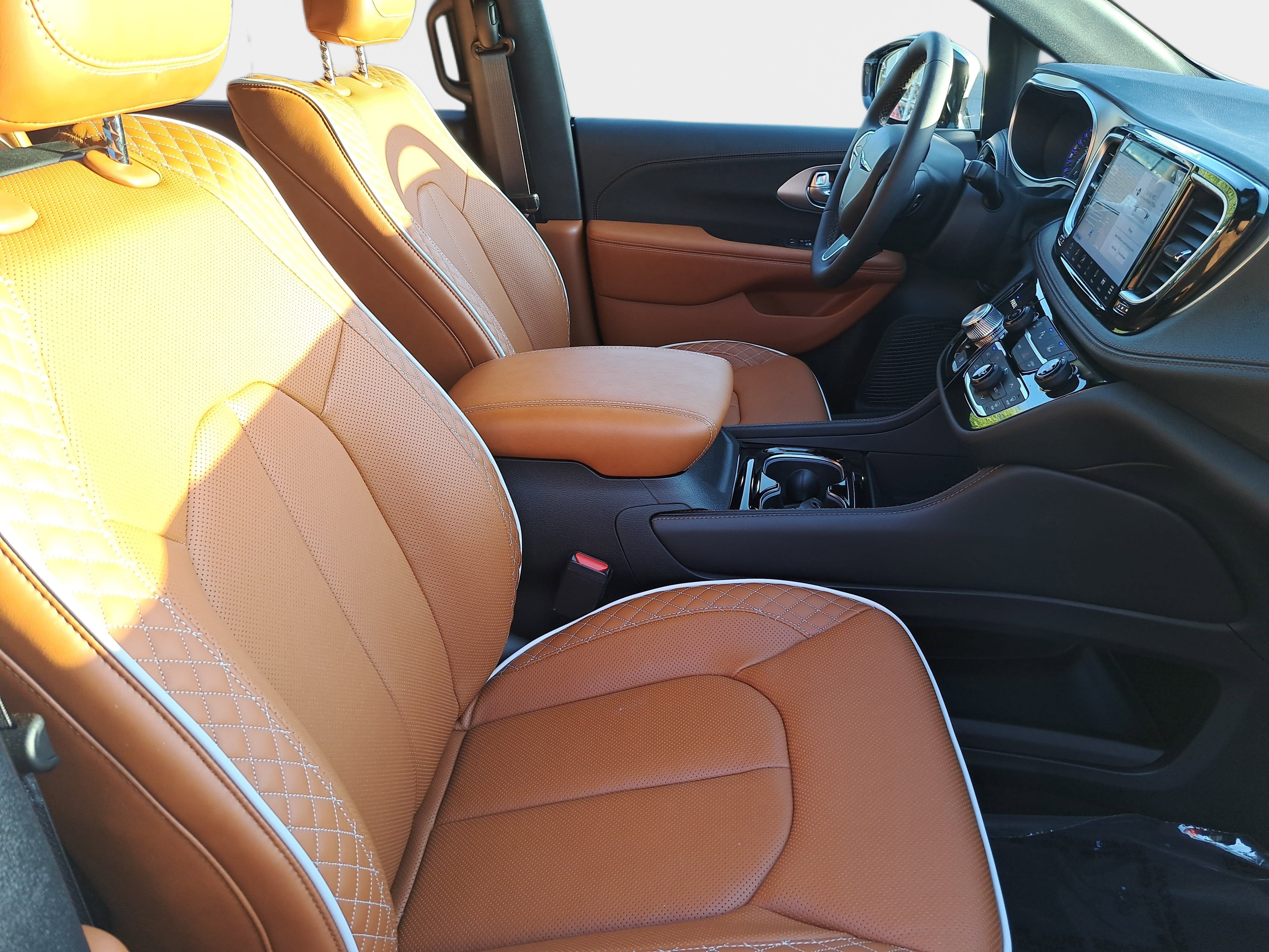 New 2026 Chrysler Pacifica Pinnacle image 10