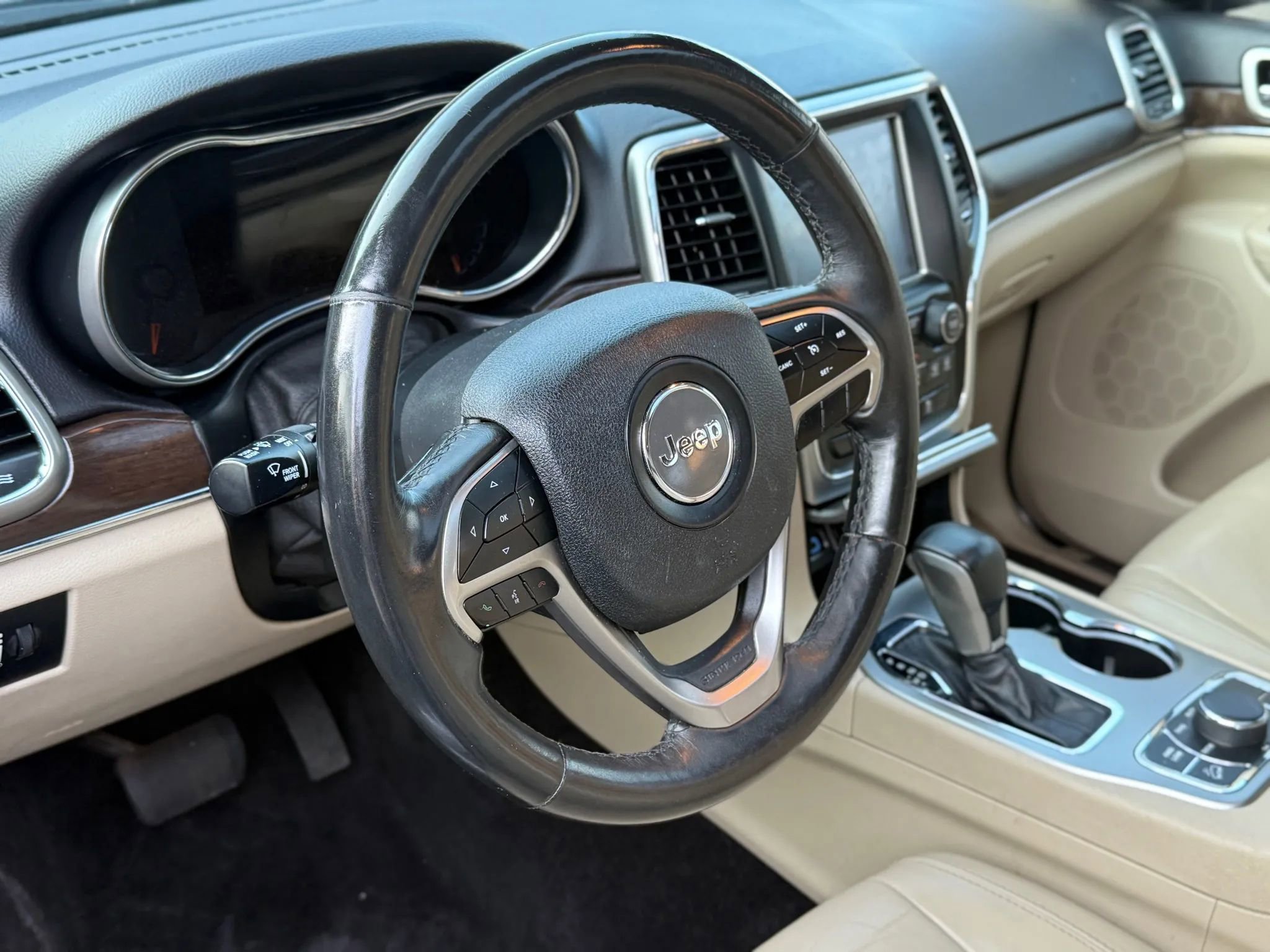 Used 2018 Jeep Grand Cherokee Limited image 10