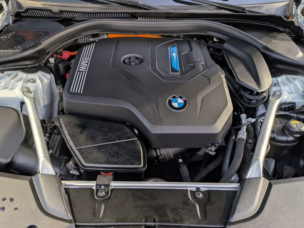 Used 2023 BMW 530e image 11