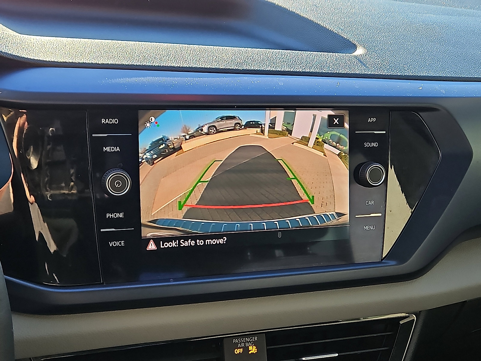 Certified 2023 Volkswagen Taos SE w/ Panoramic Sunroof Package image 15