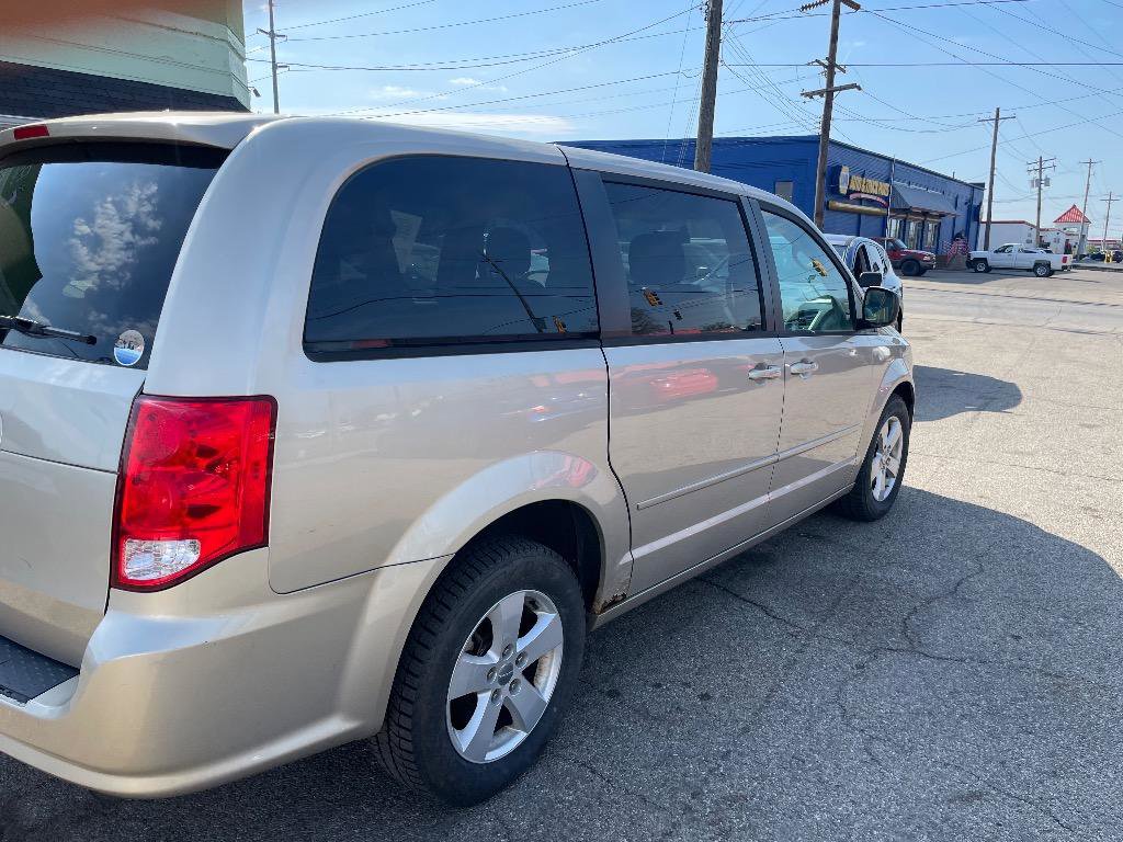 Used 2013 Dodge Grand Caravan SE image 4