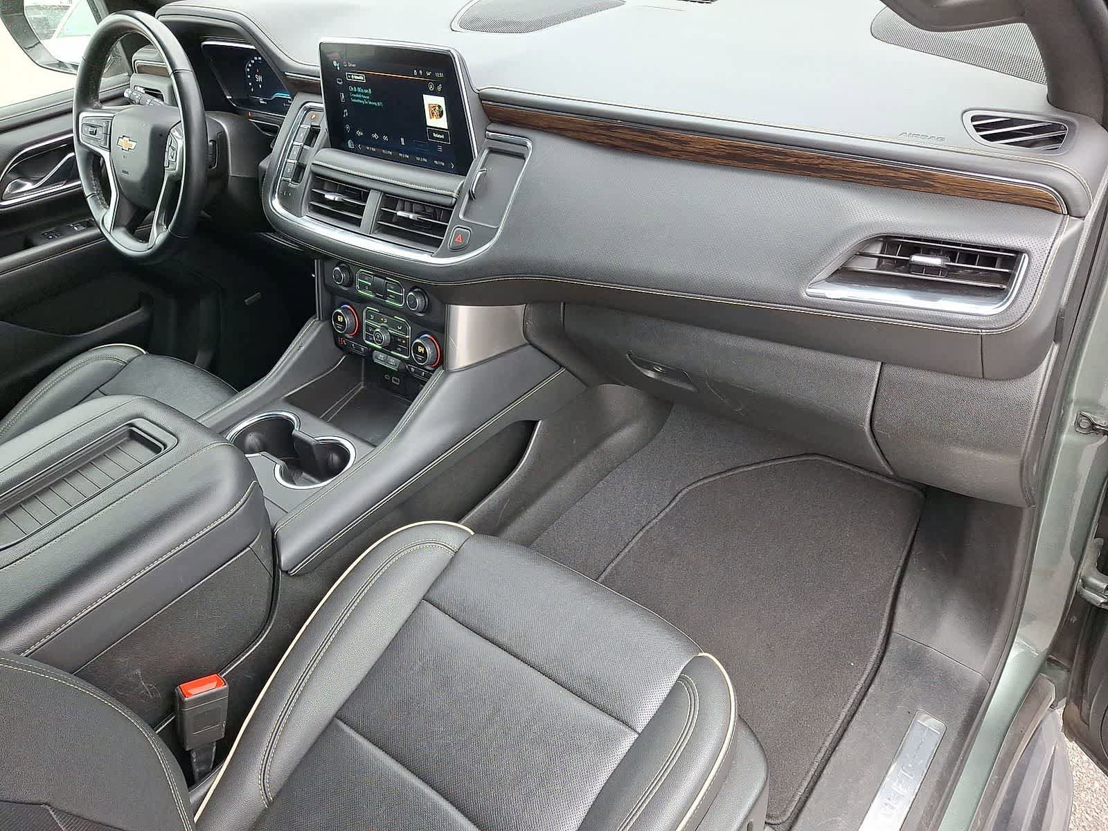 Used 2023 Chevrolet Suburban Premier AWD/4WD image 34